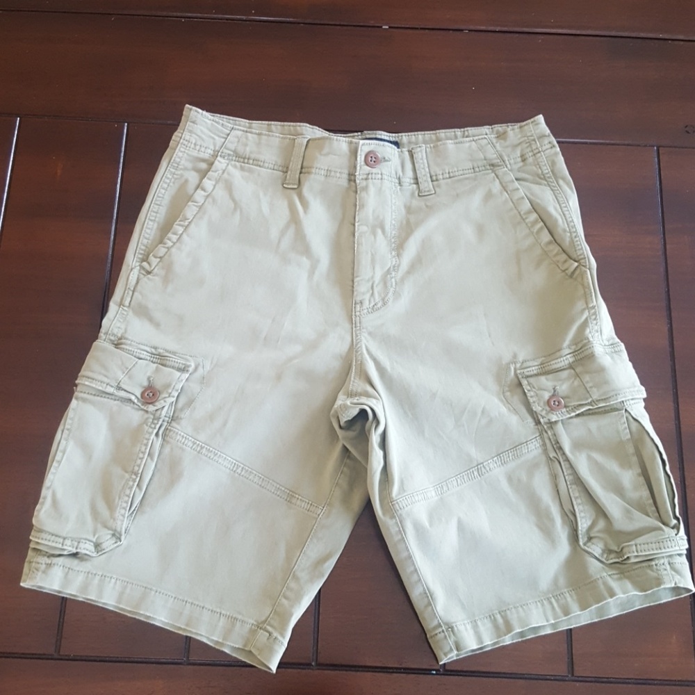 American Eagle cargo shorts